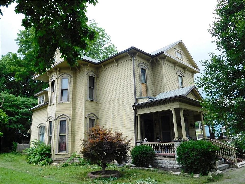 1st image of 127 Franklin Ave #1/2