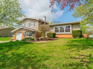 118 Hemlock Ln, Crown Point, IN 46307