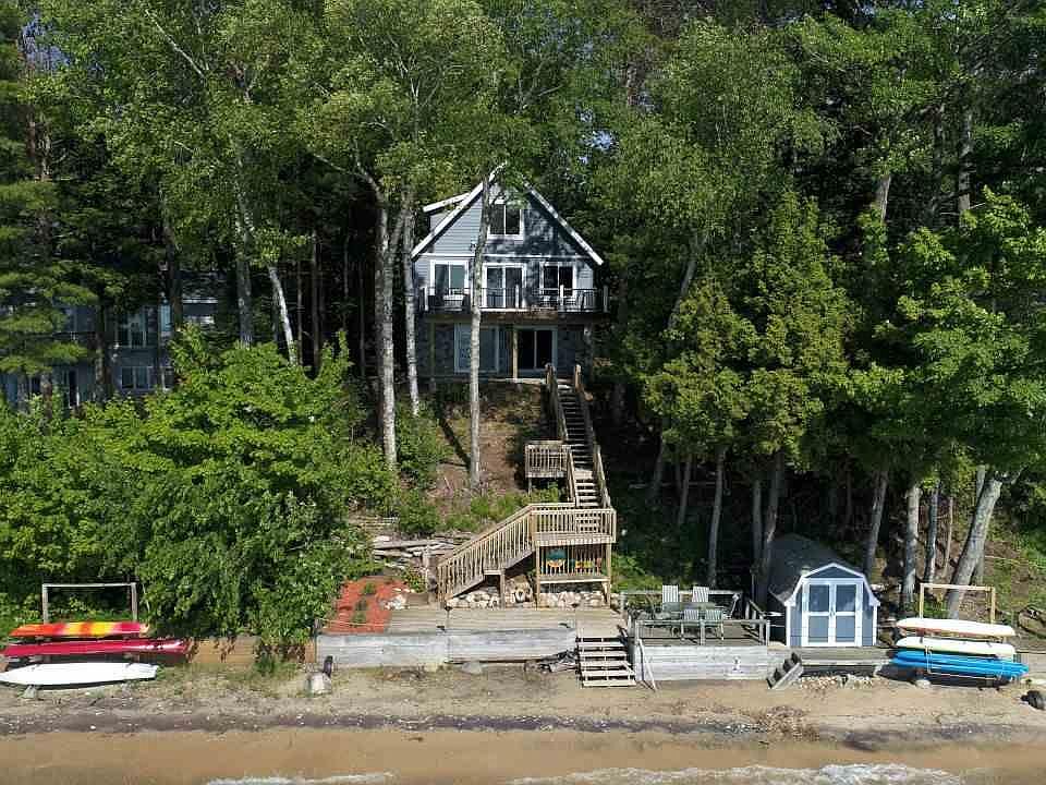 1st image of 2078 Birchview Dr
