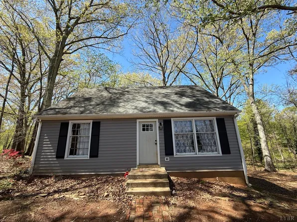 126 Berkley Pl, Madison Heights, VA 24572