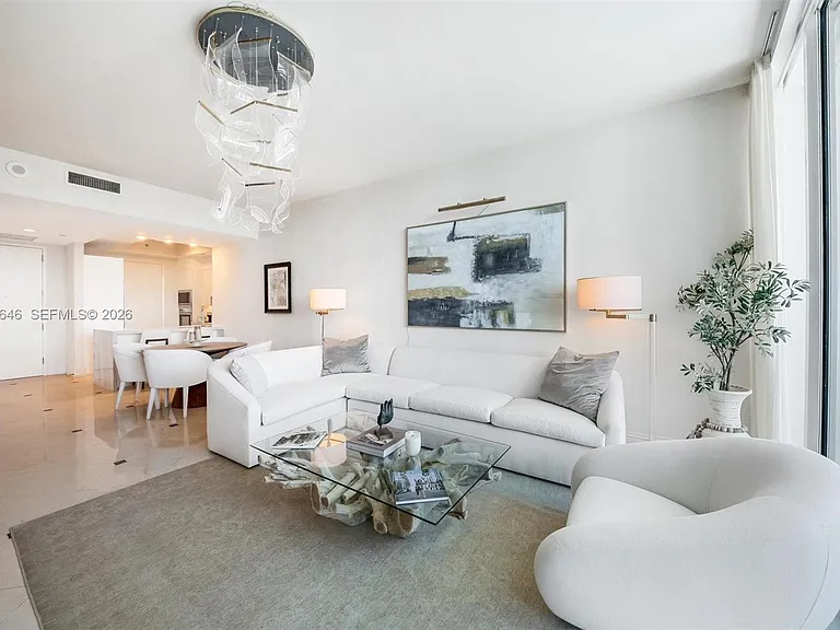 100 S Pointe Dr #702 — Photo 8