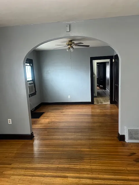 1 bed, 900 sqft, $950 — Photo 2