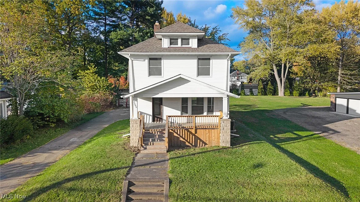 2609 E Aurora Rd photo 1