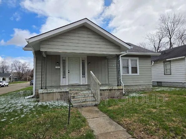 2002 Arrow Ave, Anderson, IN 46016