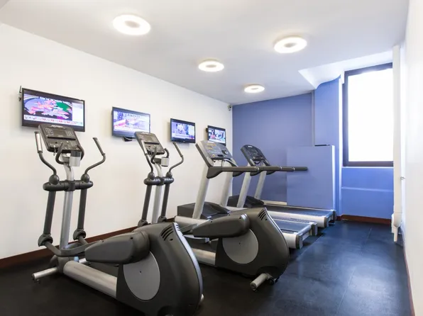 300 East 51st Street image 2 of 9