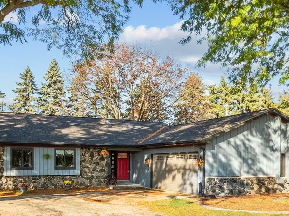 1056 Jacobsen Rd, Neenah, WI 54956
