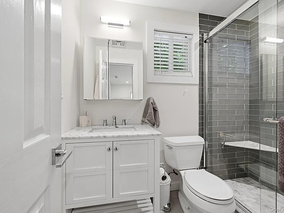 3rd image of 62 Canoe Place Road #623/624