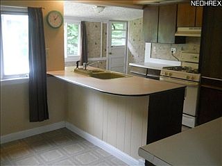 3rd image of 37 Lake Lawn Dr