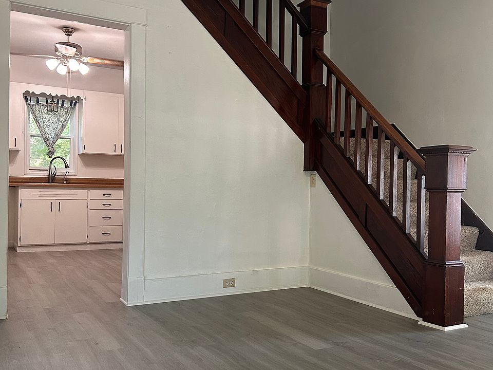 1st image of 417 W Ferry St