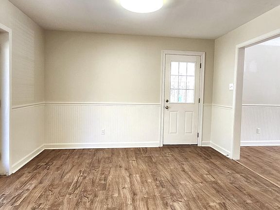 5th image of 133 Woodland Cir