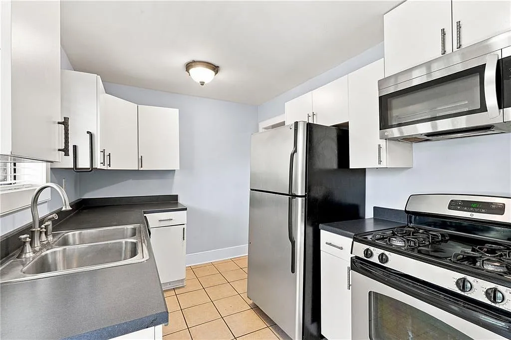 2 bed, 1.0 bath, 1020 sqft, $2,000 — Photo 2