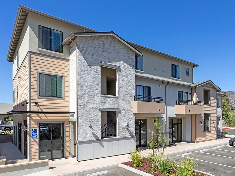 Twin Creeks Apartments — Photo 37