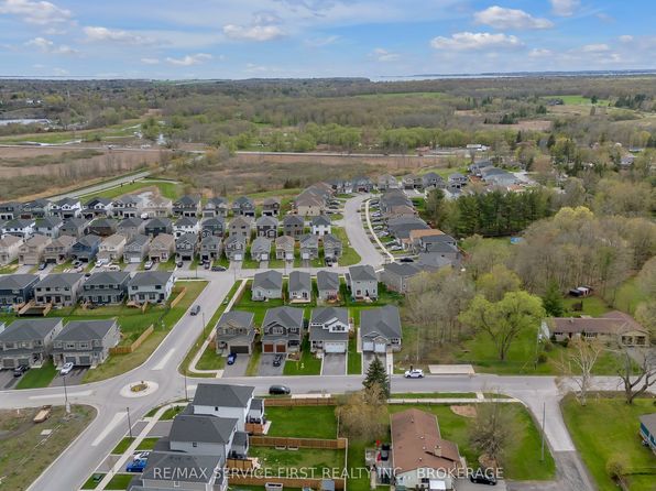 1381 Woodfield Cres, Kingston, ON K7P 0T4