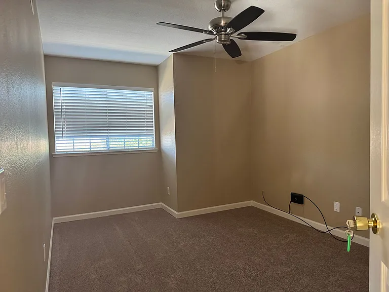 8459 Leaning Tree Ct — Photo 12