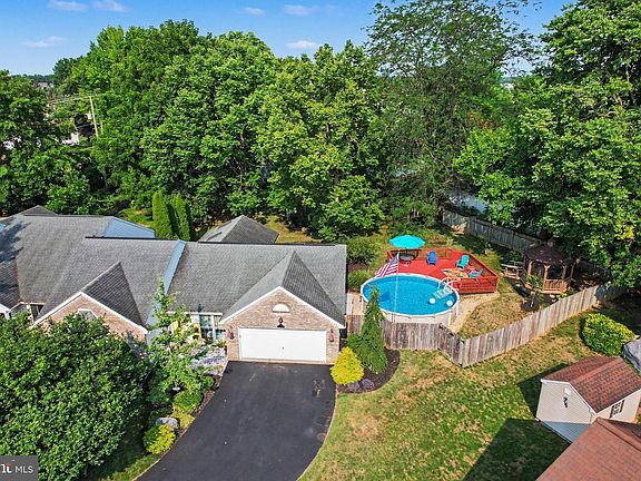 2nd image of 39 Greenspring Dr