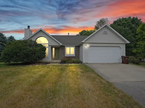 6796 Fowlerville Rd, Fowlerville, MI 48836