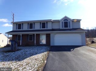 213 Sweetwater Ln, Newmanstown, PA 17073