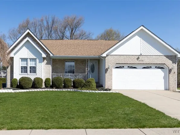 4934 Marilyn Dr, Hamburg, NY 14075