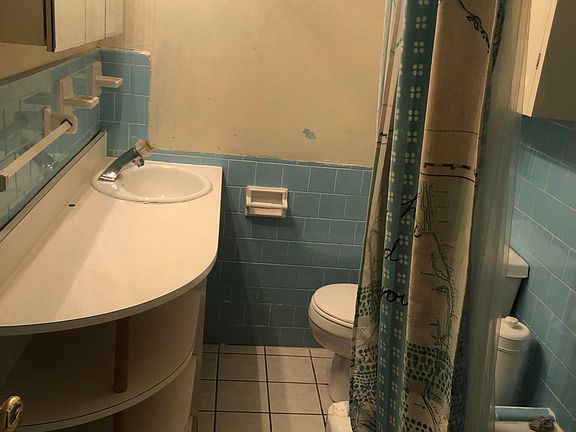 5th image of 166 Glenwood Ave Floor 1