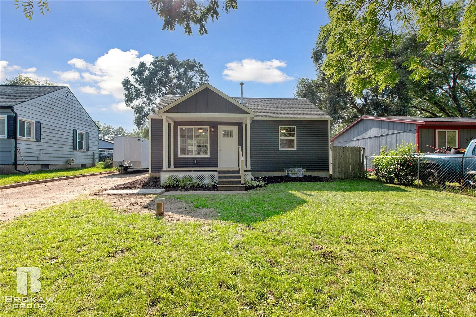 1924 Viola Dr photo 1