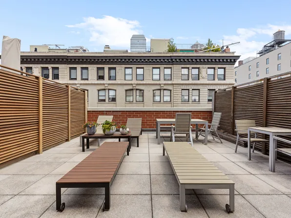 252 West 17th Street 8A image 9 of 10