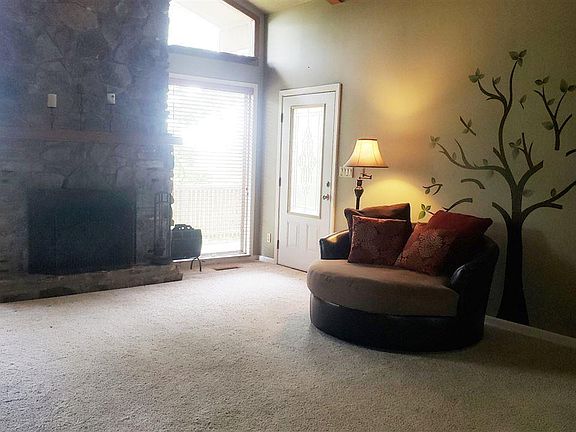 4th image of 22 Hernando Dr