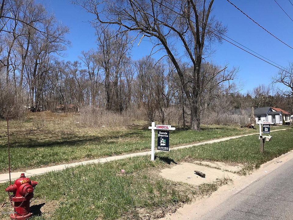 1st image of 4845 W River Dr NE