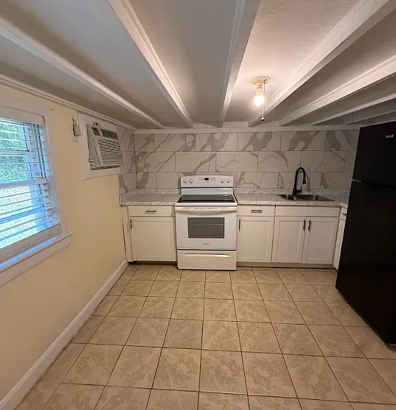 1533 Parkwood St #3 — Photo 6