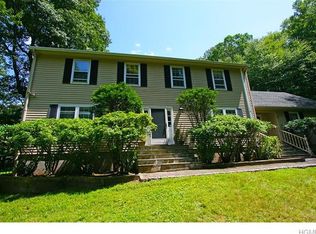 6 Glenwood Ln, Katonah, NY 10536