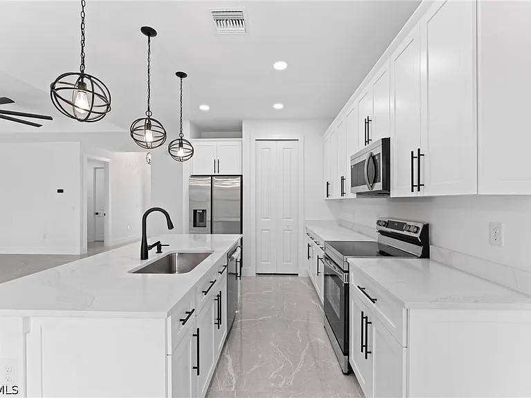 1024 Chauncey Ave — Photo 24