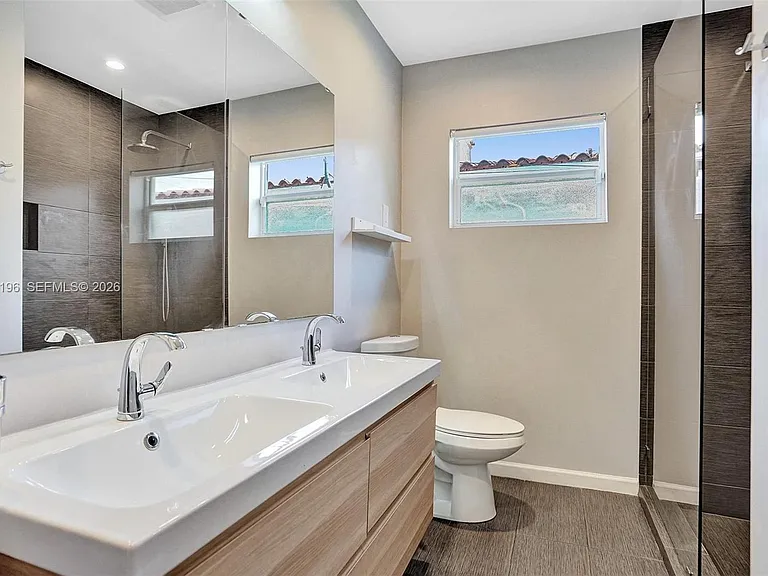 9040 Carlyle Ave — Photo 17
