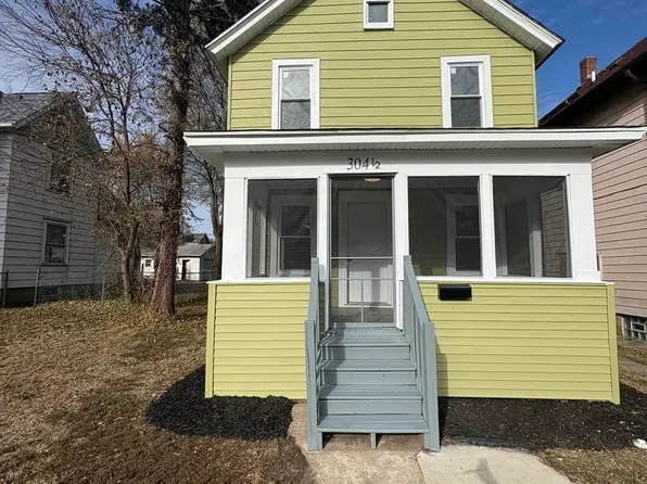 304 1/2 W 7th St, Sterling, IL 61081