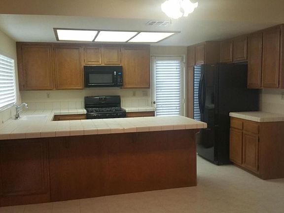 4th image of 4013 E Avenue Q11
