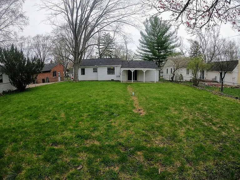 23085 Floral St — Photo 14