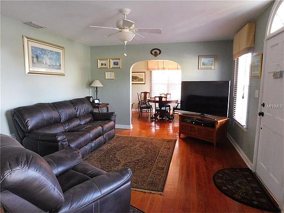 5th image of 318 E Johnson Ave