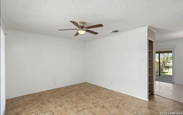 5231 Silvertip Dr — Photo 4