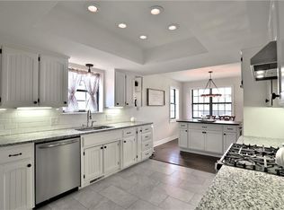 1300 Quail Run Cir, Bentonville, AR 72712