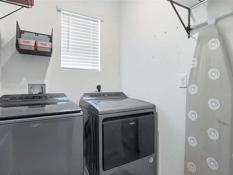 2735 Numa Falls Ave — Photo 5
