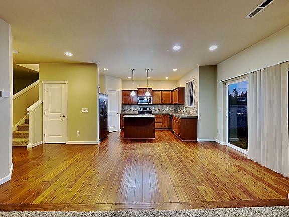4th image of 10414 197th Street Ct E