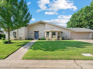 516 Henry St, Lindsay, TX 76250