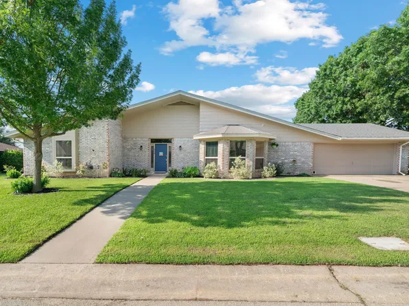 516 Henry St, Lindsay, TX 76250