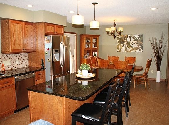 5th image of 1311 Bourgogne Ave