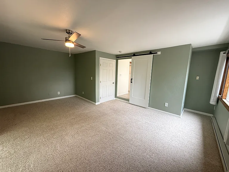 409 Clover Cir — Photo 11