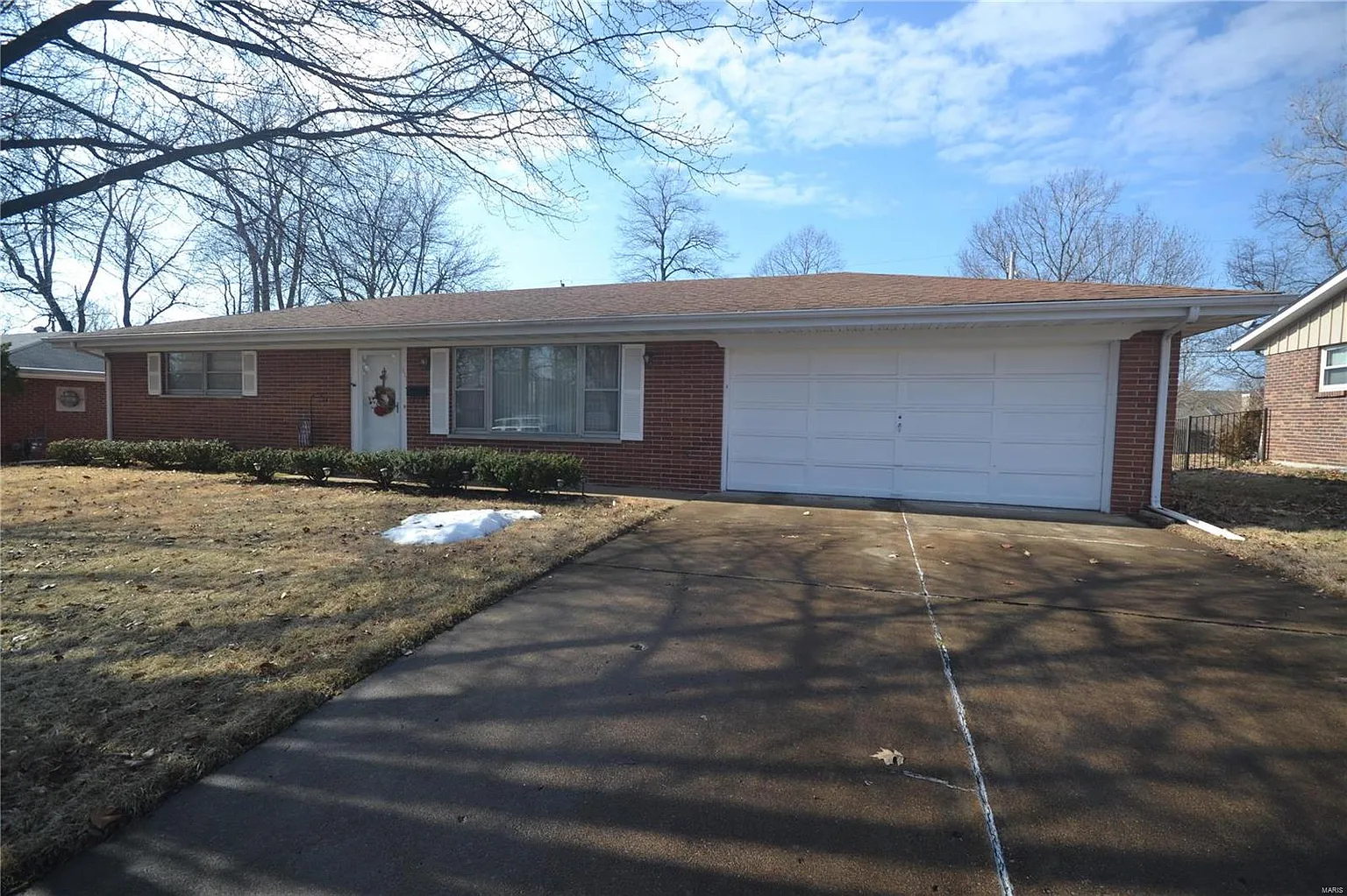 813 English Ln photo 1