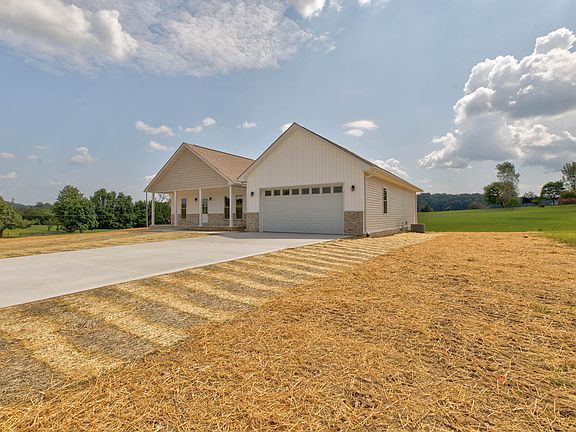 3rd image of 7039 Camargo Levee Rd