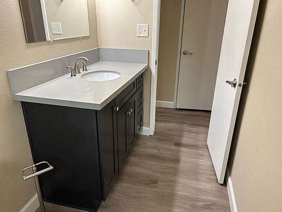 5th image of 607 W Cambridge Ave