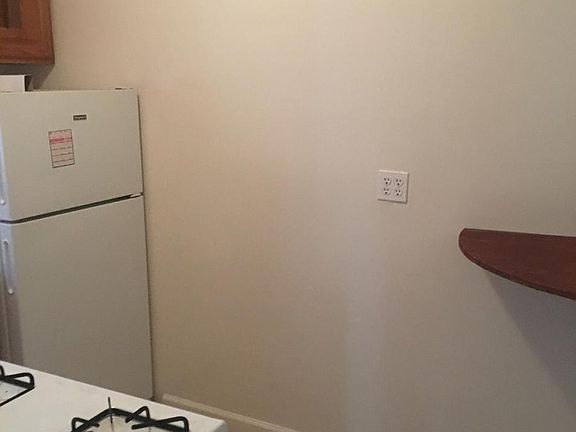 4th image of 729 Burke Ave APT 2F