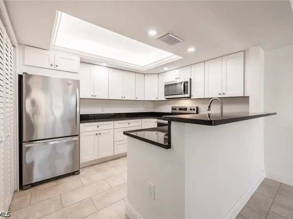 11674 Pointe Circle Dr, Fort Myers, FL 33908
