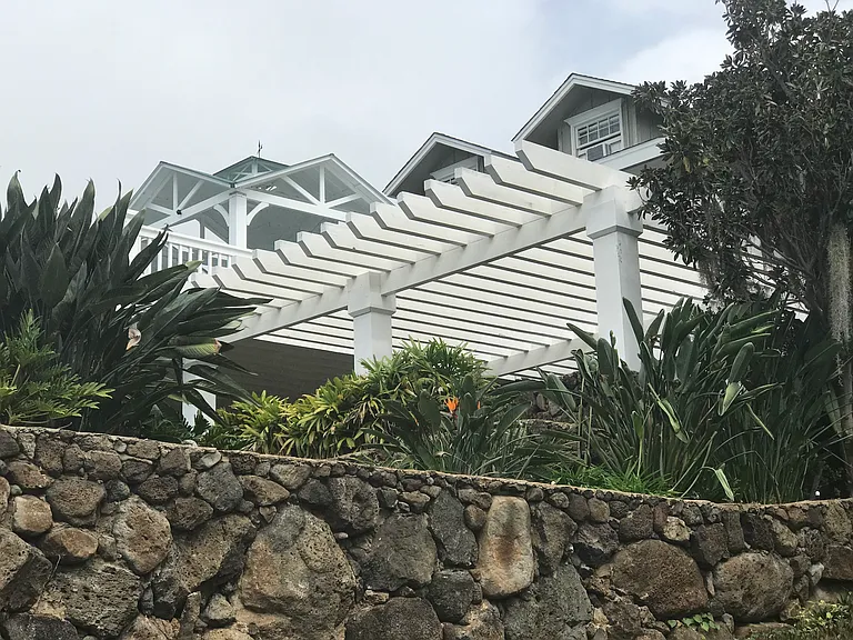 LOOKING UP TO UNIT LANAI