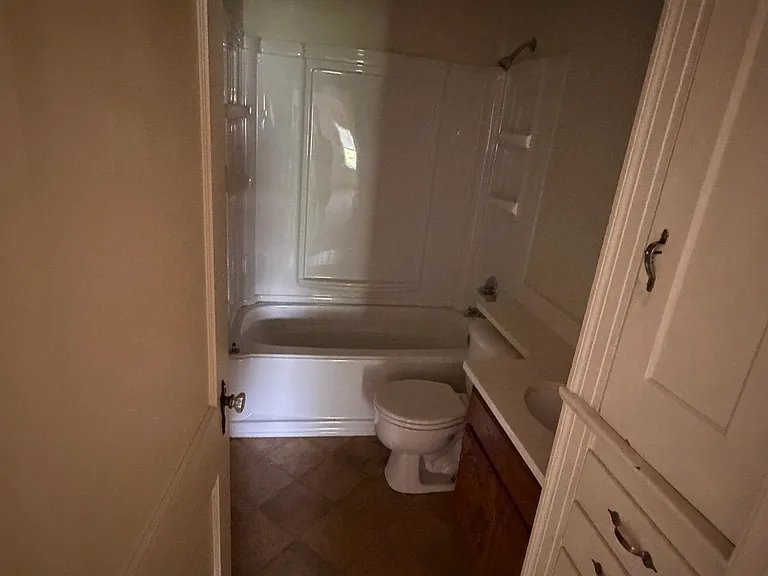 203 Glamorgan St #203 — Photo 13